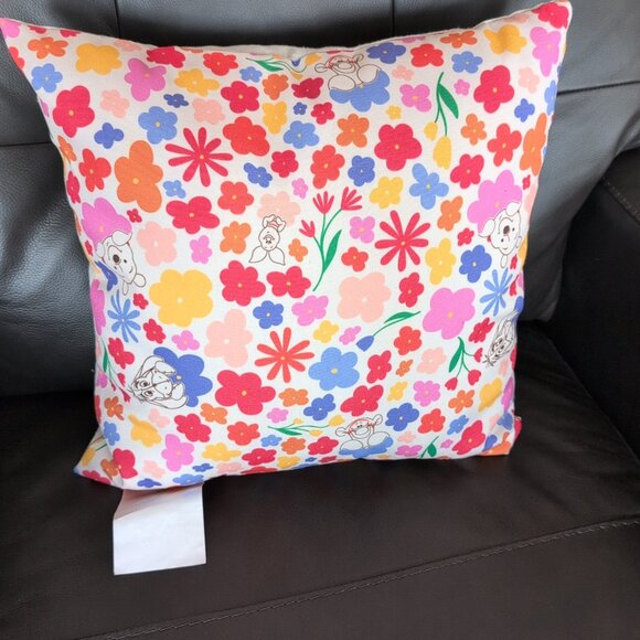 NWOT Winnie The Pooh 16" Square Throw Pillow Eeyore Tigger Piglet - Picture 3 of 5